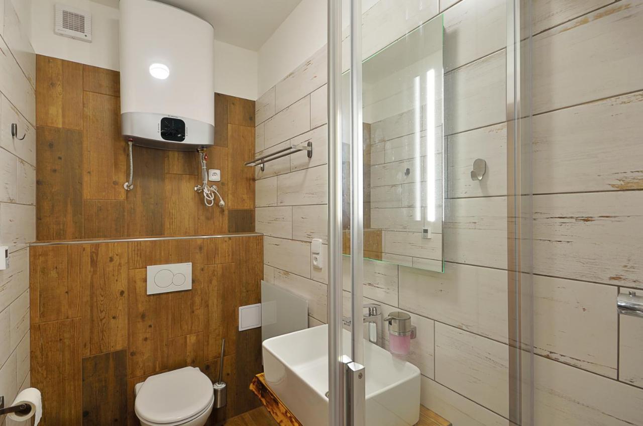 Penzion Kuzelna Hotel ทรุตนอฟ ภายนอก รูปภาพ